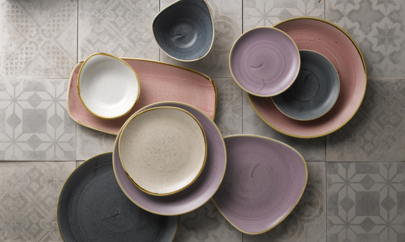 Assiette coupe rond Petal Pink porcelaine vitrifiée Ø 21,7 cm Stonecast Petal Churchill