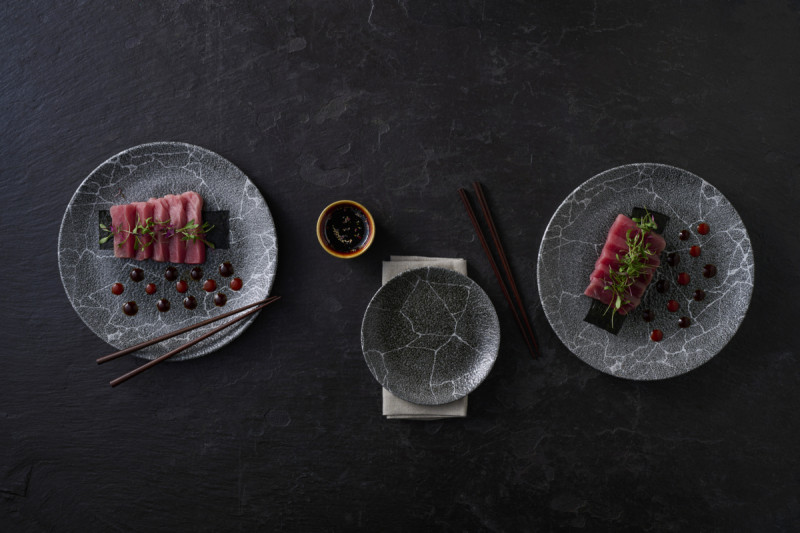 Assiette coupe plate rond Quartz Black porcelaine vitrifiée Ø 26 cm Kintsugi Reverse Churchill